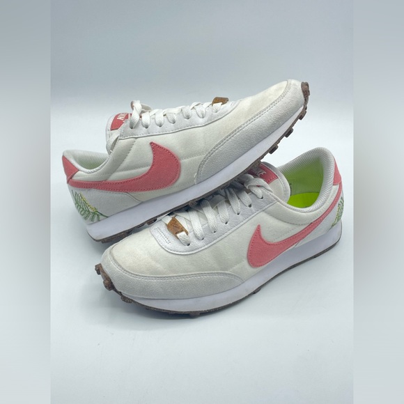 WOMENS NIKE DAYBREAK SIZE 7 - Picture 5 of 6